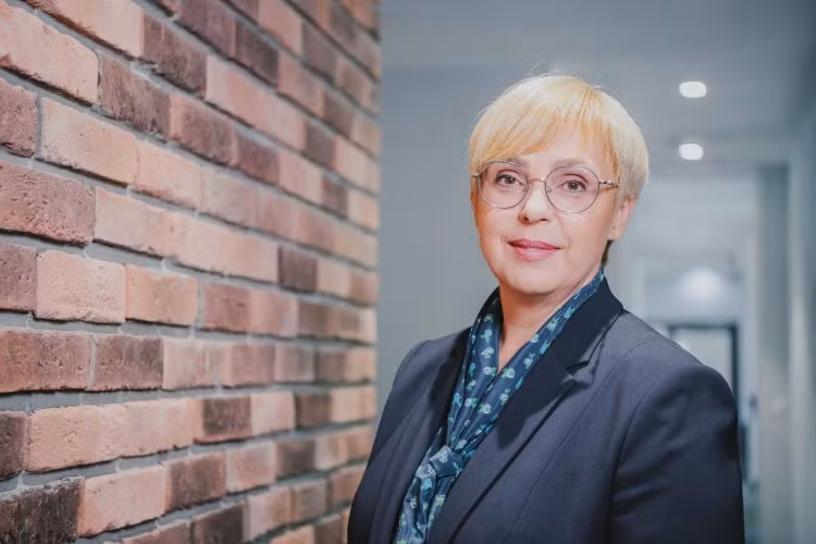 Luật sư Natasa Pirc Musar trở thành nữ Tổng thống đầu tiên của Slovenia -0