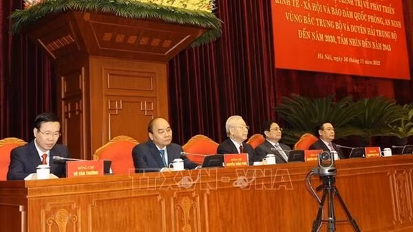 Phát triển kinh tế - xã hội, bảo đảm quốc phòng, an ninh vùng Bắc Trung Bộ và duyên hải Trung Bộ