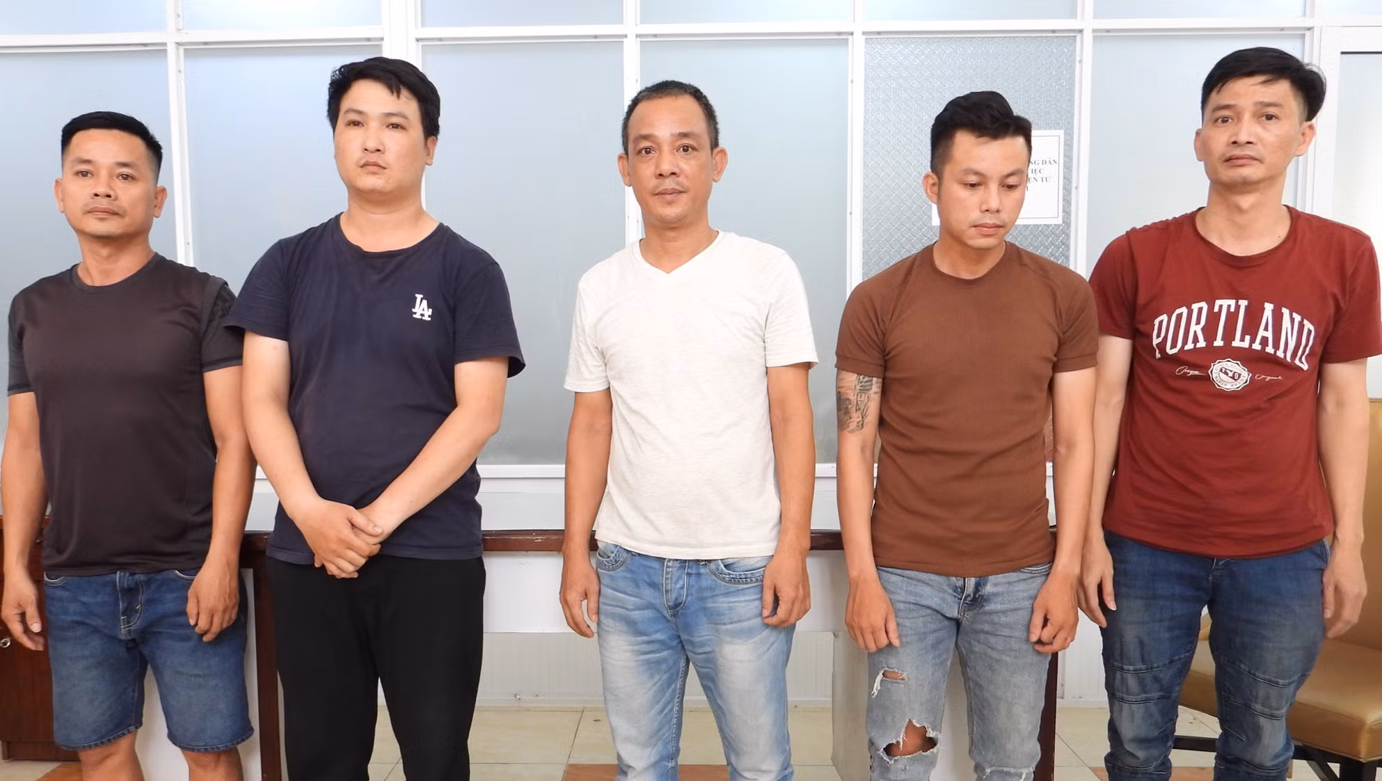 Trong vòng 1 tháng, cá độ bóng đá hơn 100 tỷ đồng -0