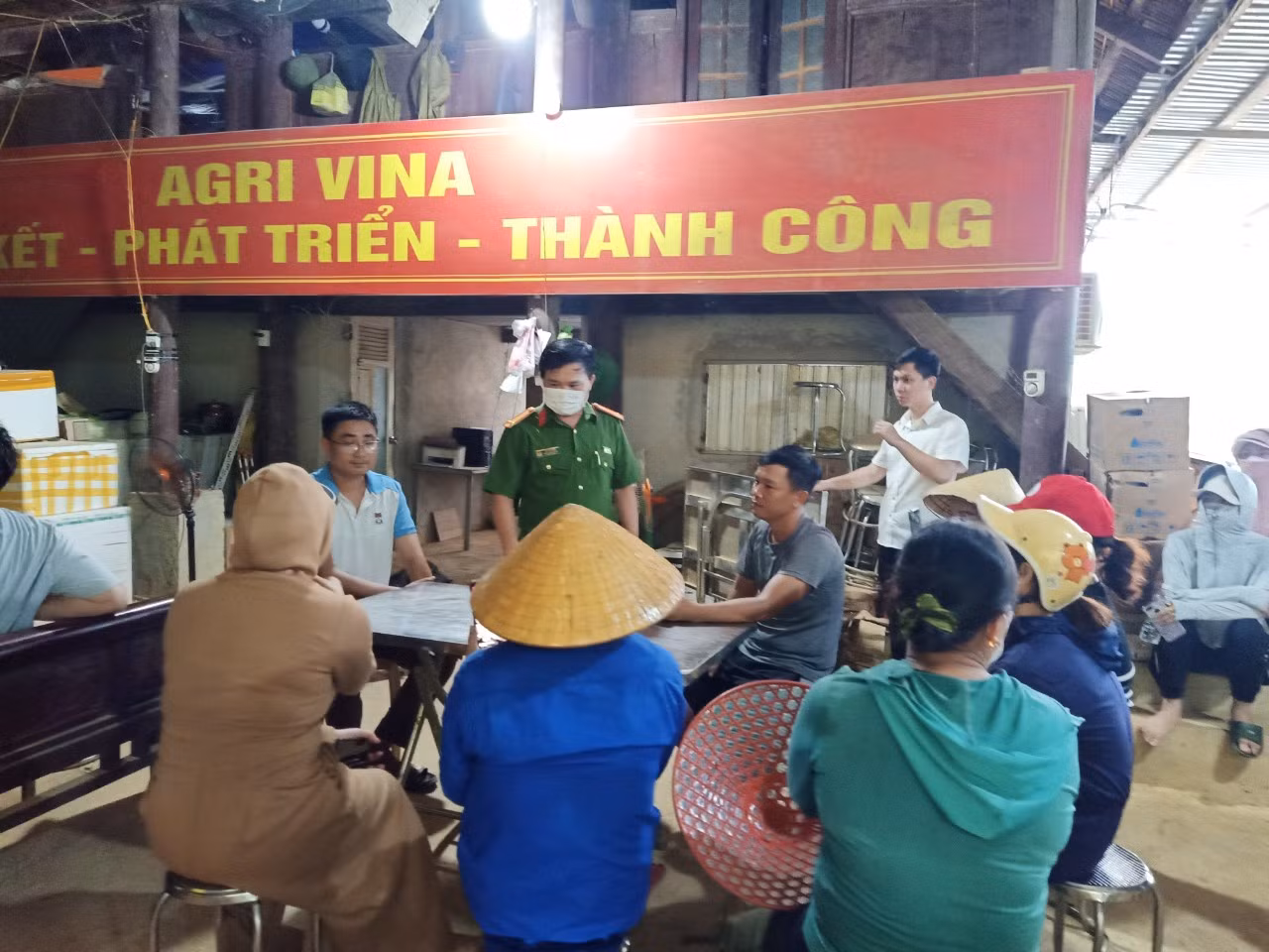 Yêu cầu đình chỉ hoạt động trại chăn nuôi lợn gây ô nhiễm môi trường -0