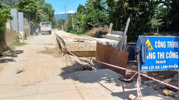 Người dân sống khổ, bất an khi dự án nâng cấp, mở rộng đường thi công ì ạch