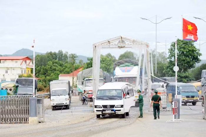 Thu hút phát triển hạ tầng thương mại biên giới và logistics -0