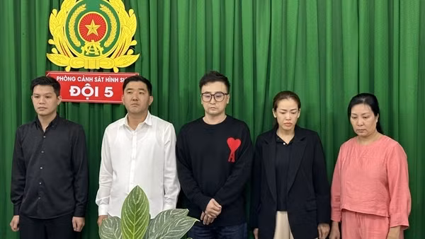 Nhà hàng do người Hàn Quốc quản lý, thu lợi 20 tỷ đồng từ hoạt động mại dâm
