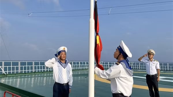 Cán bộ, chiến sĩ ở Trường Sa và Nhà giàn DK1 tổ chức các nghi thức Quốc tang Tổng Bí thư Nguyễn Phú Trọng