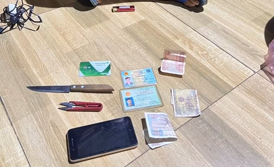 Bắt đối tượng dùng kéo đâm người phụ nữ để cướp tài sản -0