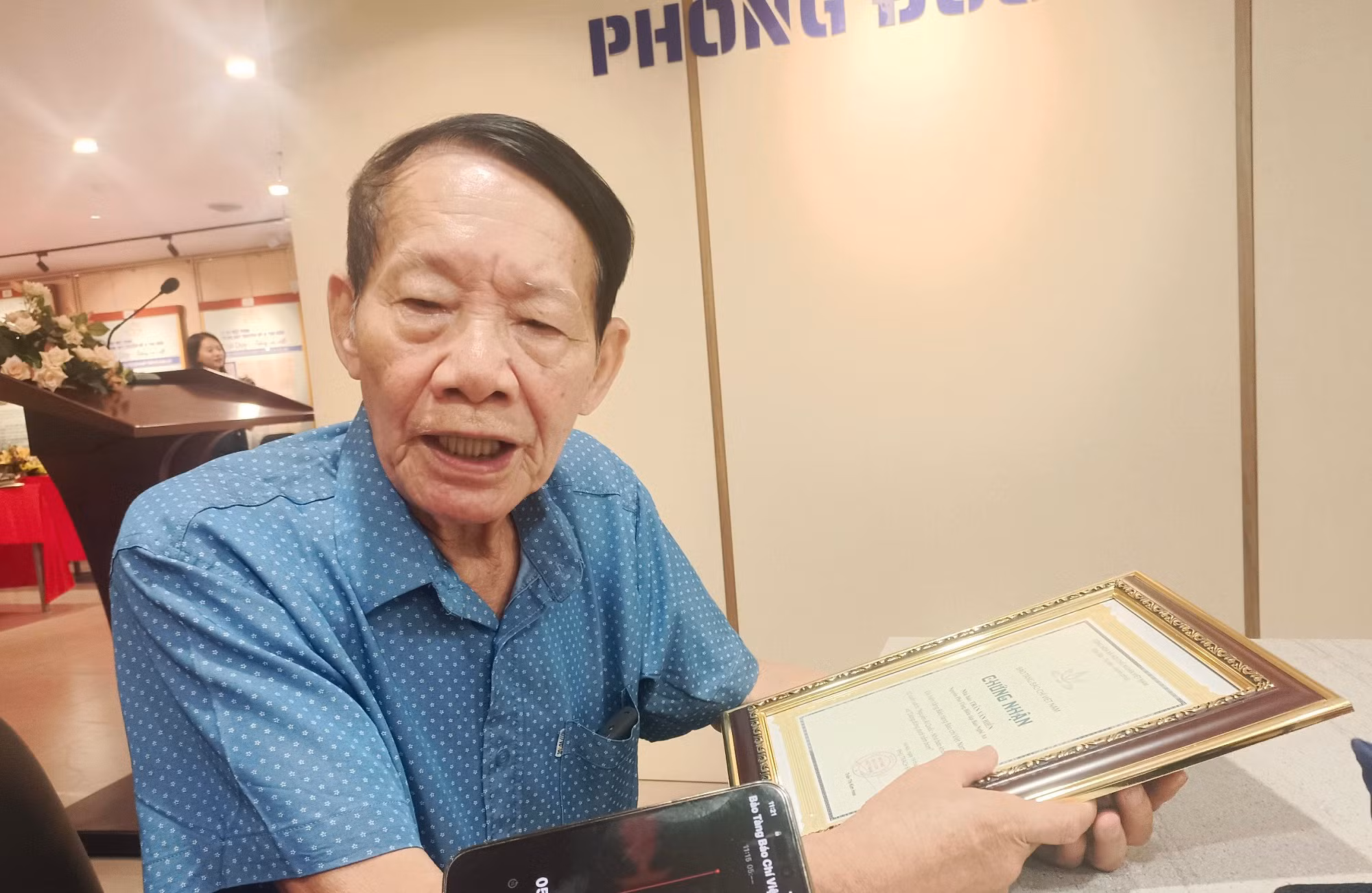 Một nhà báo gần 20 năm bền bỉ viết chân dung các liệt sĩ - nhà báo -0