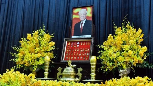 Lãnh đạo nhiều nước và các đoàn quốc tế viếng Tổng Bí thư Nguyễn Phú Trọng tại Hà Nội