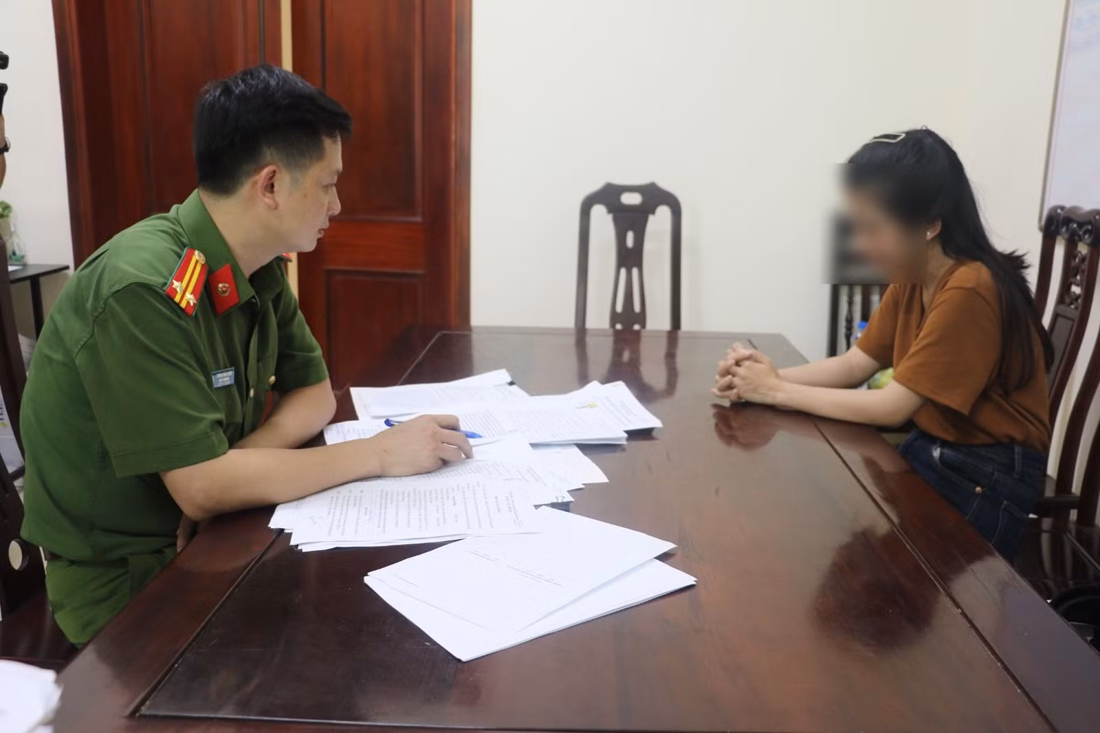 Lừa đảo mang 13 xe ô tô đi cầm cố rồi ném vào tiền ảo -0