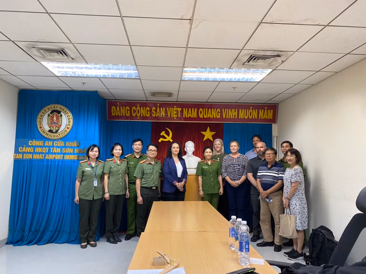 Hoàn thiện pháp luật về chuyển giao người đang chấp hành án phạt tù -0