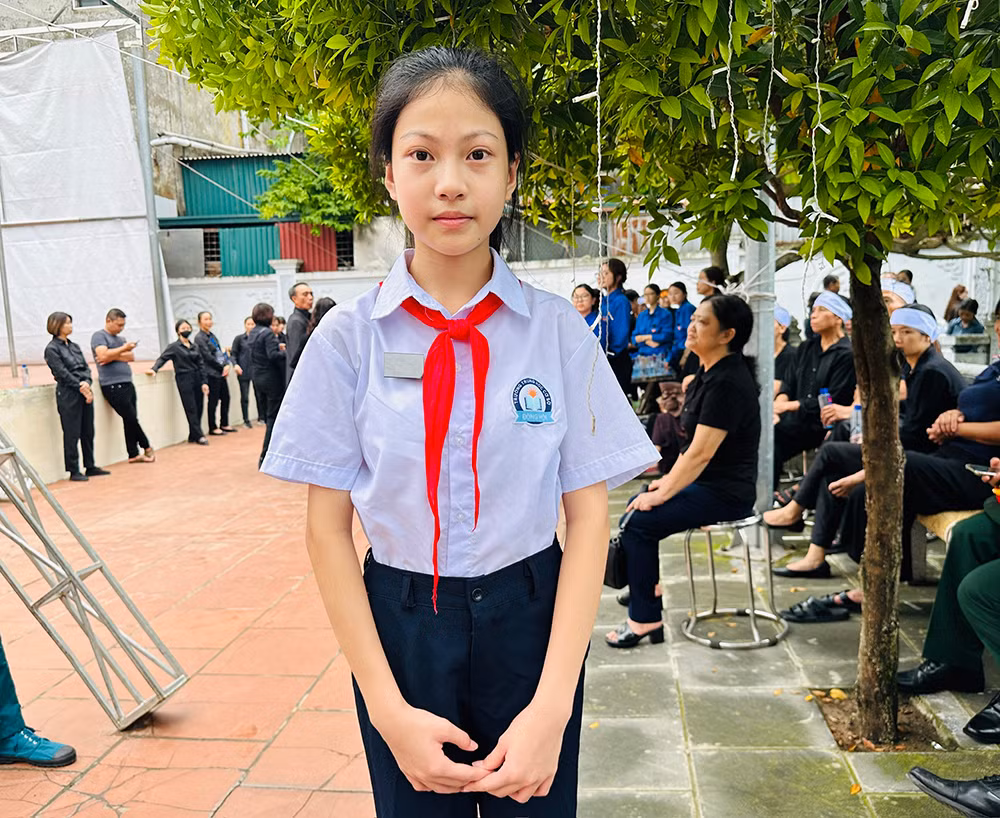 Nghẹn ngào giây phút mẹ Việt Nam anh hùng đến viếng Tổng Bí thư Nguyễn Phú Trọng -0