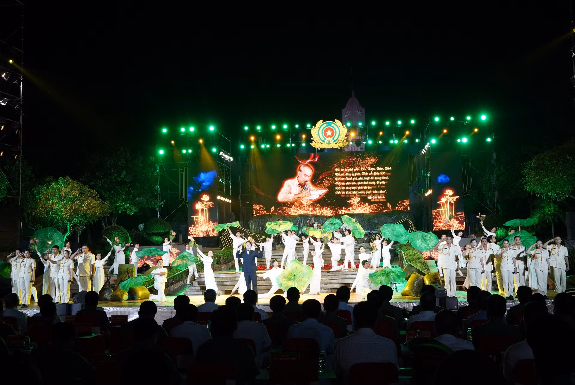 Xúc động và lắng đọng đêm giao lưu nghệ thuật “Giữ trọn lời thề - Nối những dòng sông” -0
