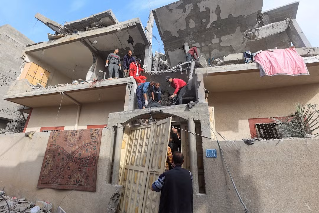 Israel tấn công nhiều địa điểm ở Rafah, giao tranh leo thang ở biên giới với Lebannon -0