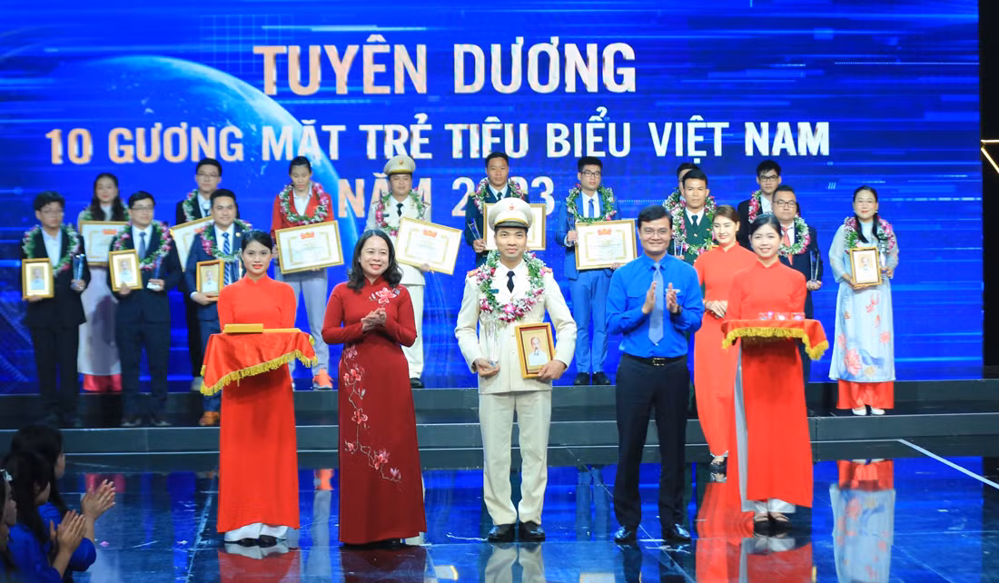 Tuyên dương 10 Gương mặt trẻ Việt Nam tiêu biểu năm 2023 -0