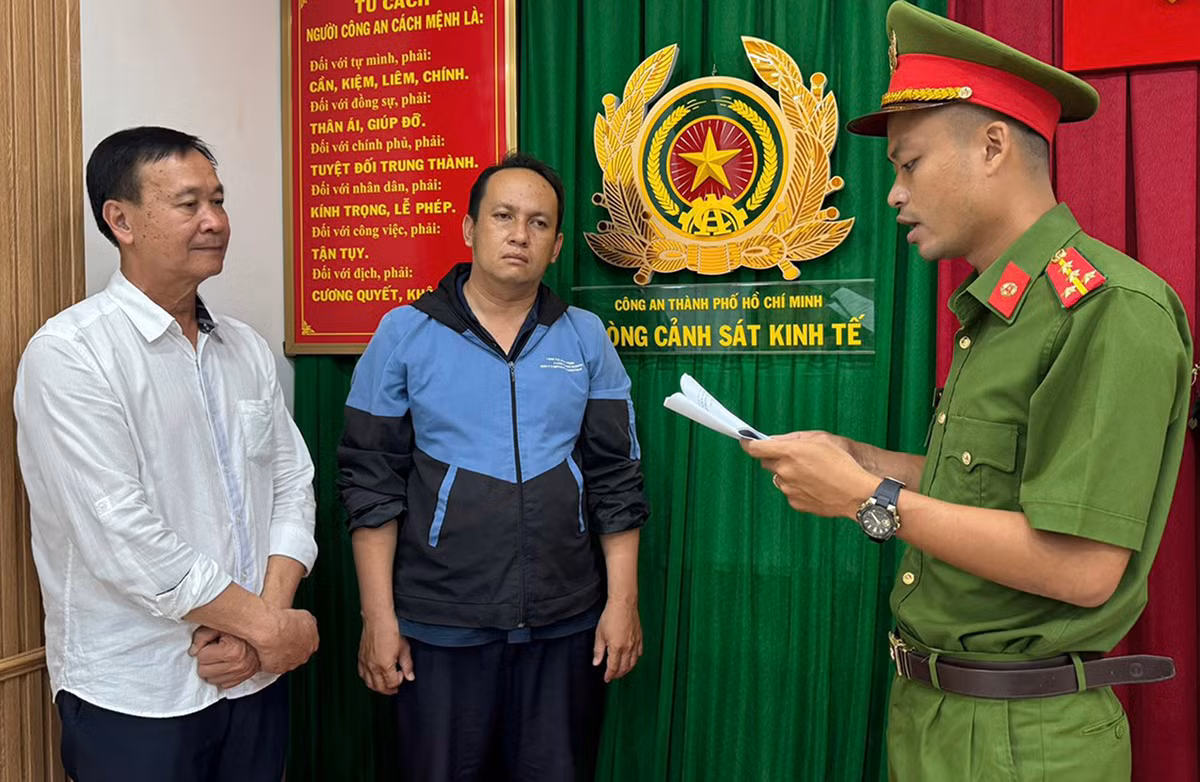 Triệt phá đường dây buôn lậu dầu “khủng” theo hình thức tạm nhập tái xuất -0