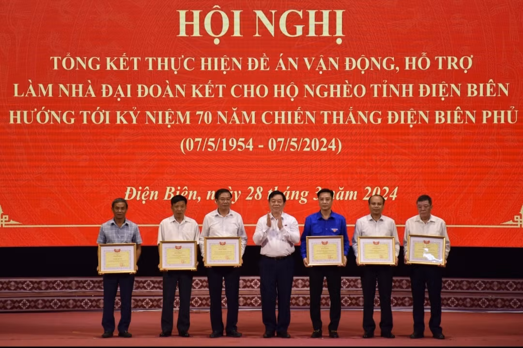 Tổng kết Đề án vận động, hỗ trợ làm nhà Đại Đoàn Kết cho người nghèo tỉnh Điện Biên -0