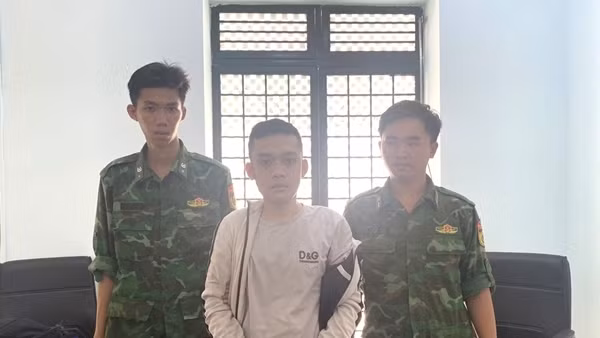 Kẻ trốn truy nã sa lưới khi nhập cảnh qua Cửa khẩu Mộc Bài