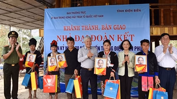Thường trực Ban Bí thư Trương Thị Mai thăm và làm việc tại tỉnh Điện Biên