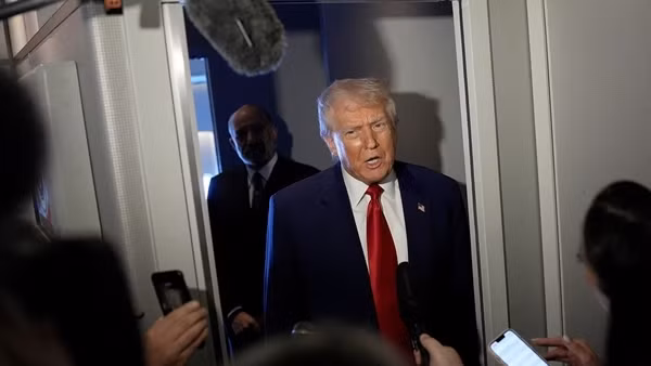 Tổng thống Trump dọa áp thêm 50% thuế với hàng Trung Quốc, nâng tổng thuế lên 104%