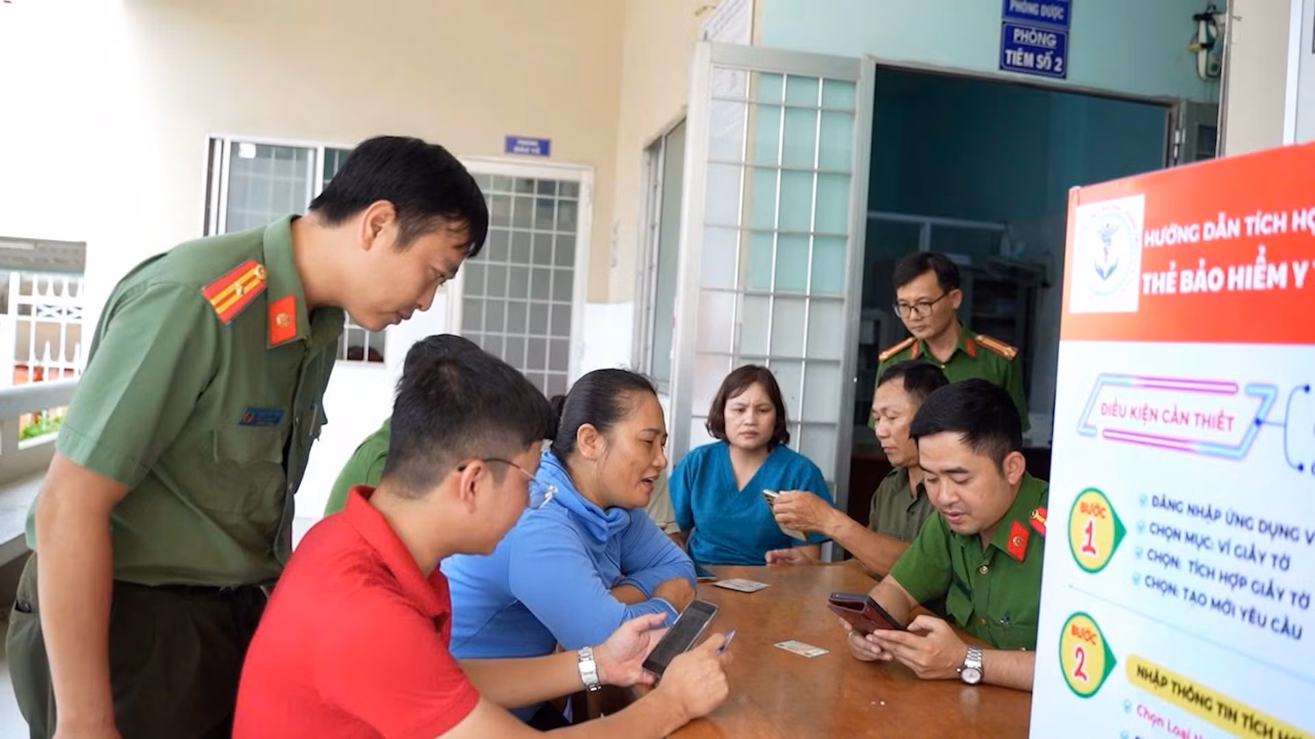 Nhiều hiệu quả tích cực từ chương trình “Cuối tuần đồng hành cùng Công an cơ sở” -6