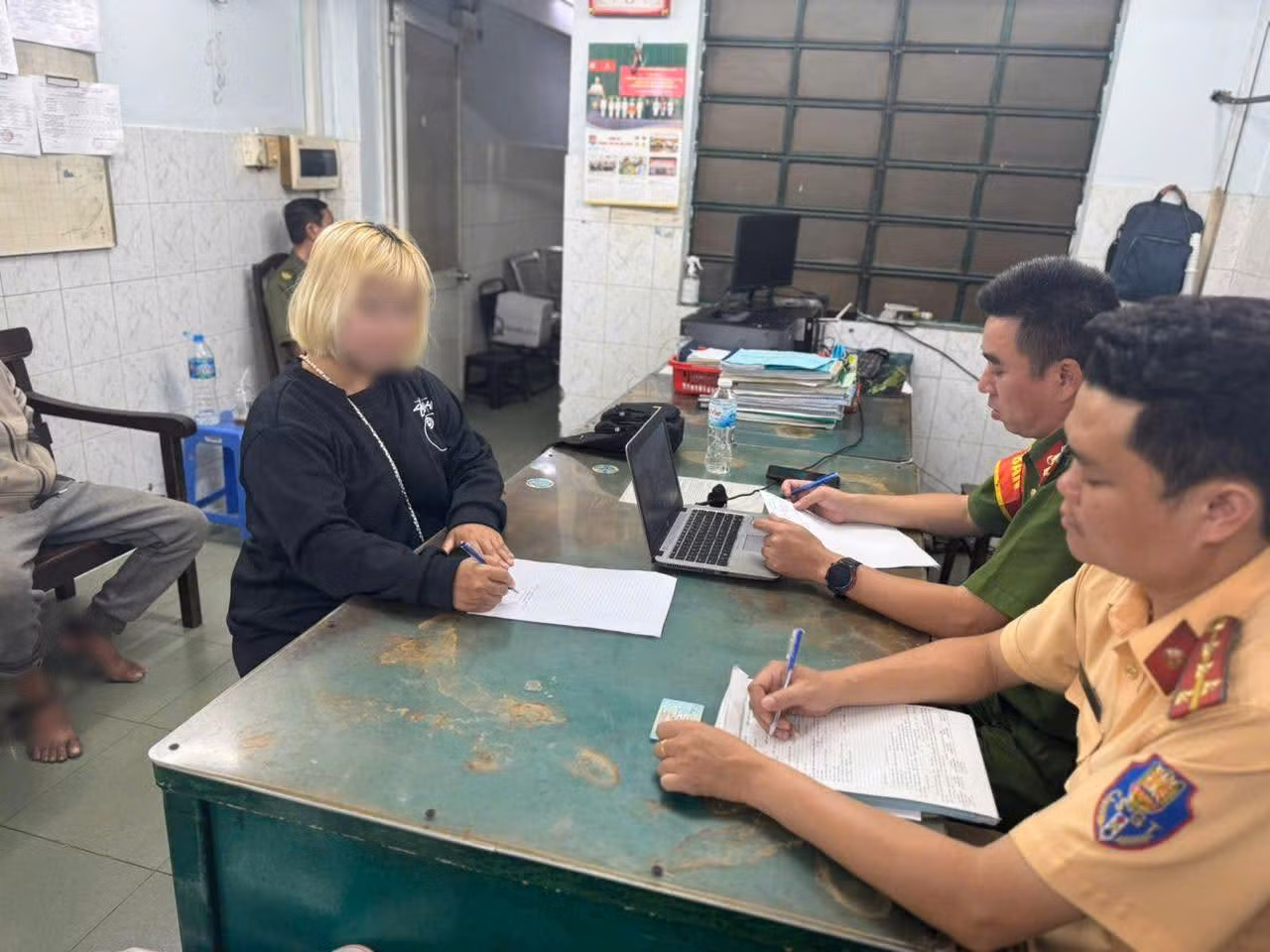 Bi hài trào lưu flex đường phố -0