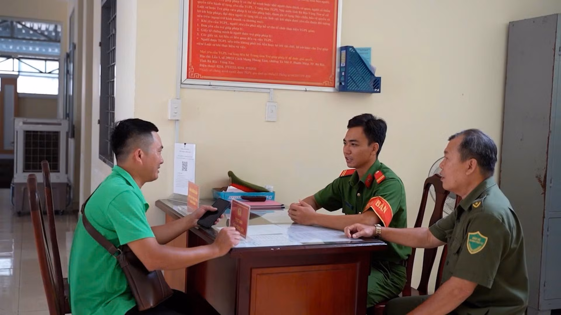Nhiều hiệu quả tích cực từ chương trình “Cuối tuần đồng hành cùng Công an cơ sở” -4