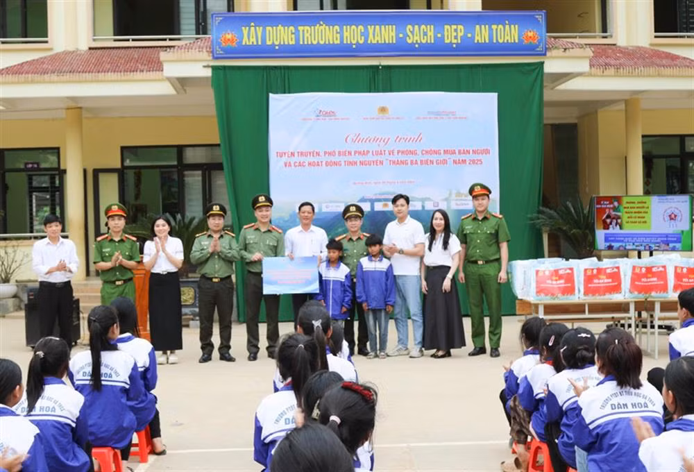 Tuổi trẻ Văn phòng Bộ Công an dành nguồn lực 500 triệu đồng hỗ trợ hai tỉnh Hà Tĩnh, Quảng Bình -0