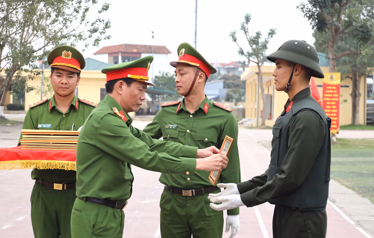 Học viên Trung cấp chính quy tuyển mới các trường CAND hoàn thành huấn luyện đầu khoá -0