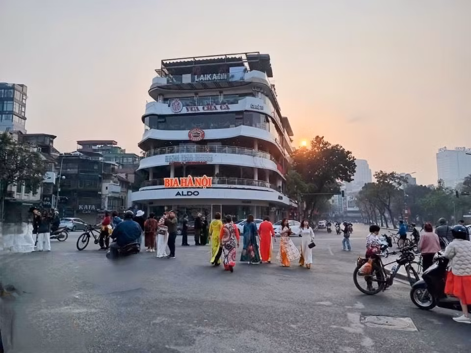 Lịch sử khu vực quanh tòa nhà “Hàm Cá Mập” -0