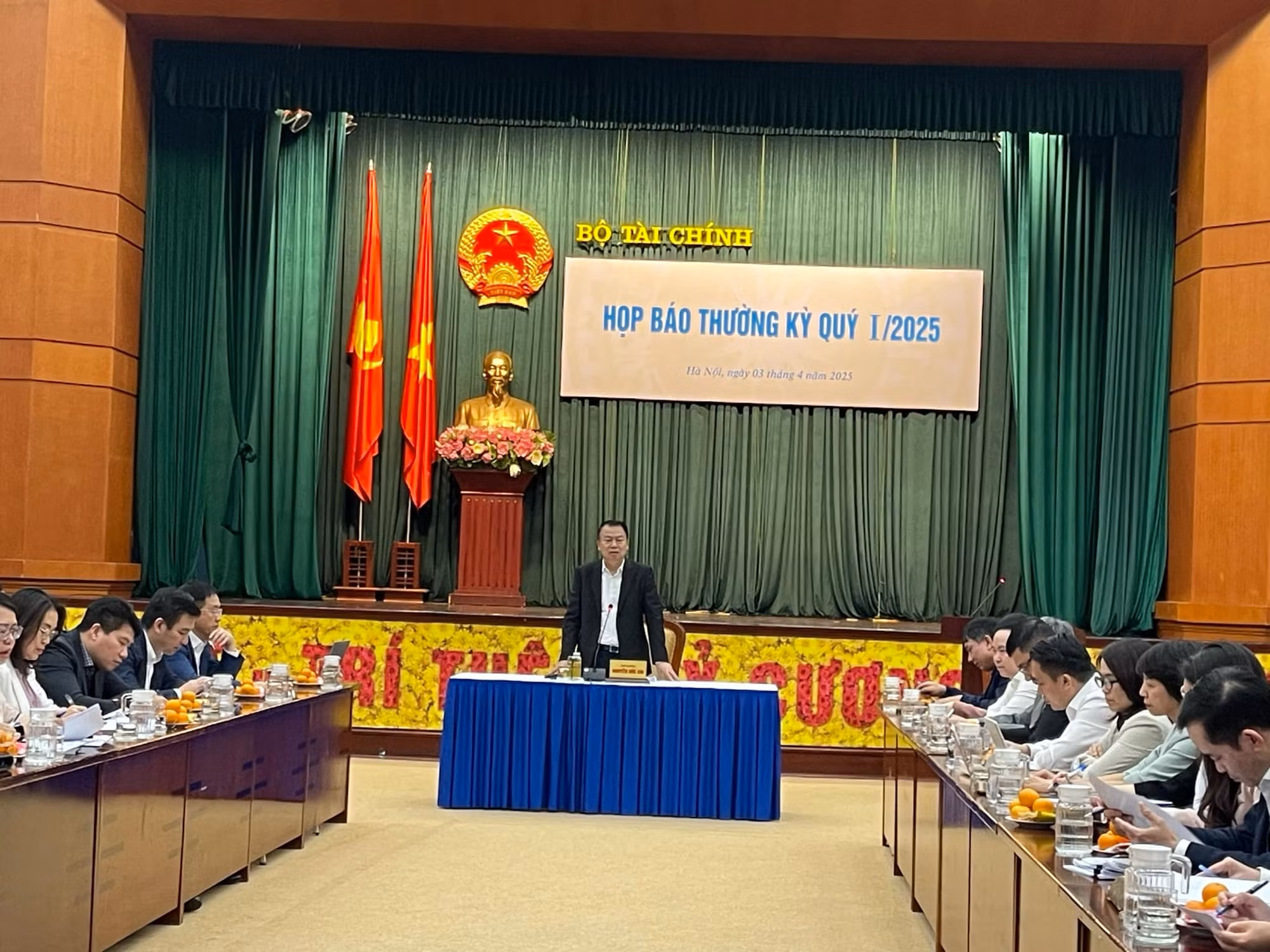 Bộ Tài chính đang rà soát tổng thể các mặt hàng xuất nhập khẩu, hướng tới cân bằng thương mại -0
