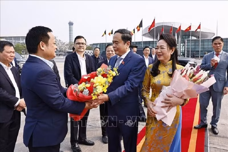 Chủ tịch Quốc hội Trần Thanh Mẫn và Phu nhân lên đường dự Đại hội đồng IPU-150, thăm chính thức Uzbekistan và Armenia -0