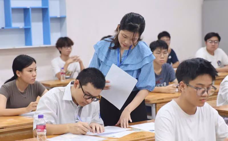 Bộ Giáo dục và Đào tạo nói gì về việc quy đổi điểm xét tuyển gây nhiều băn khoăn? -1