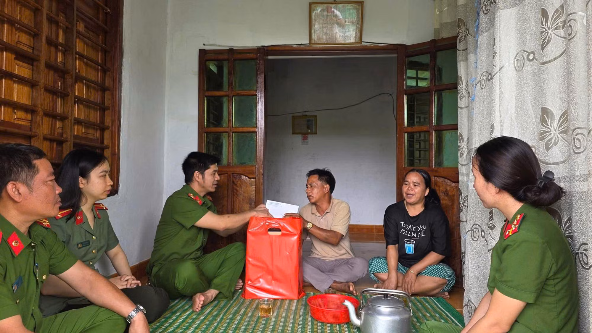 Công an TP Huế bám chắc địa bàn, đảm bảo an ninh, an toàn trước thềm Đại hội Đảng và cuộc bầu cử -0