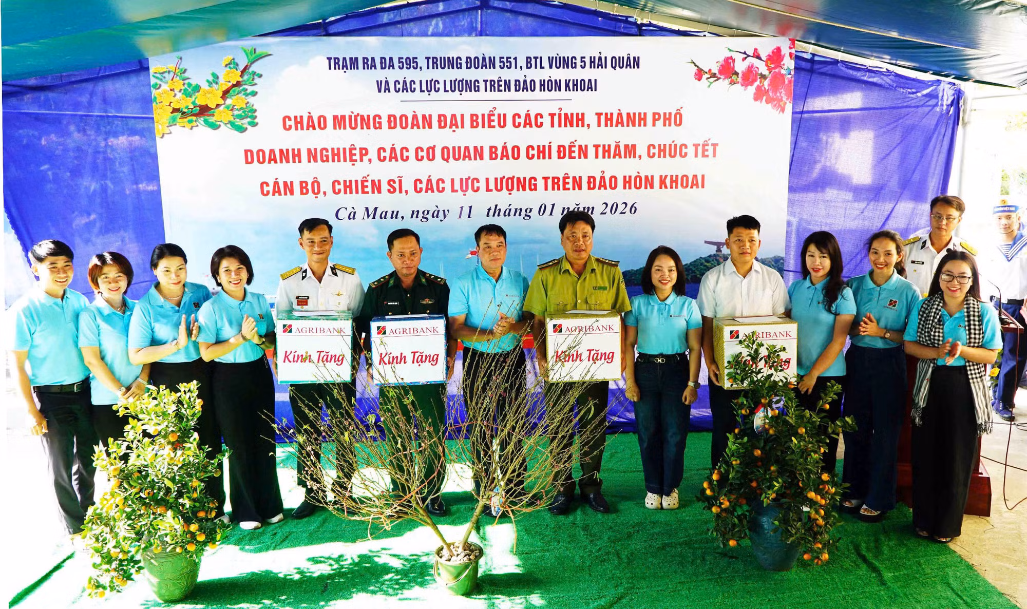 Agribank mang Xuân sớm đến đảo Hòn Khoai, Hòn Chuối trên biển đảo Tây Nam -0