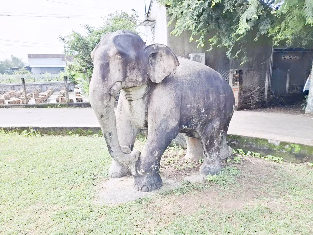 Về thành cổ Đồ Bàn nhớ những tài năng thi ca -1