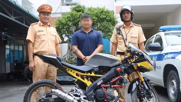 Cái kết cho thói chơi ngông bốc đầu xe, “diễn xiếc” trên đường…