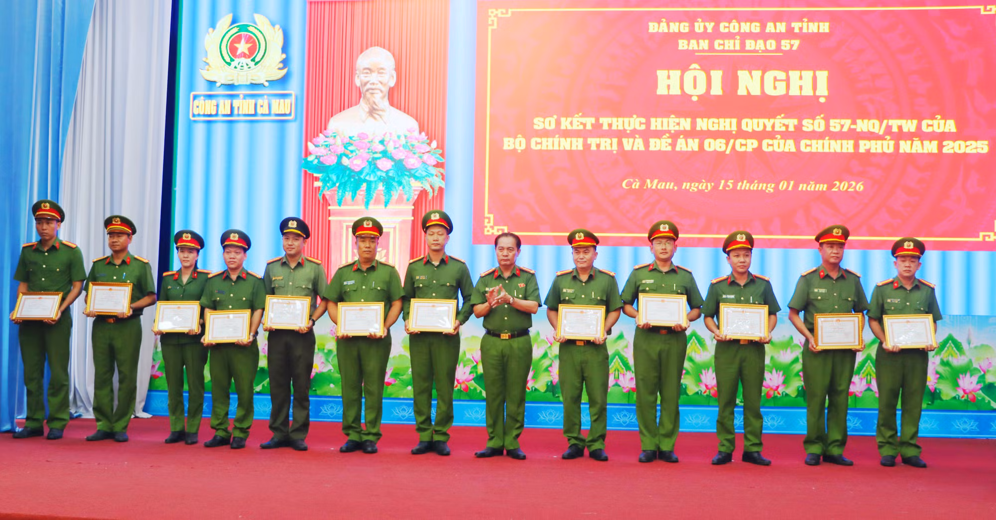 Đẩy mạnh chuyển đổi số gắn với thực hiện Đề án 06 -1