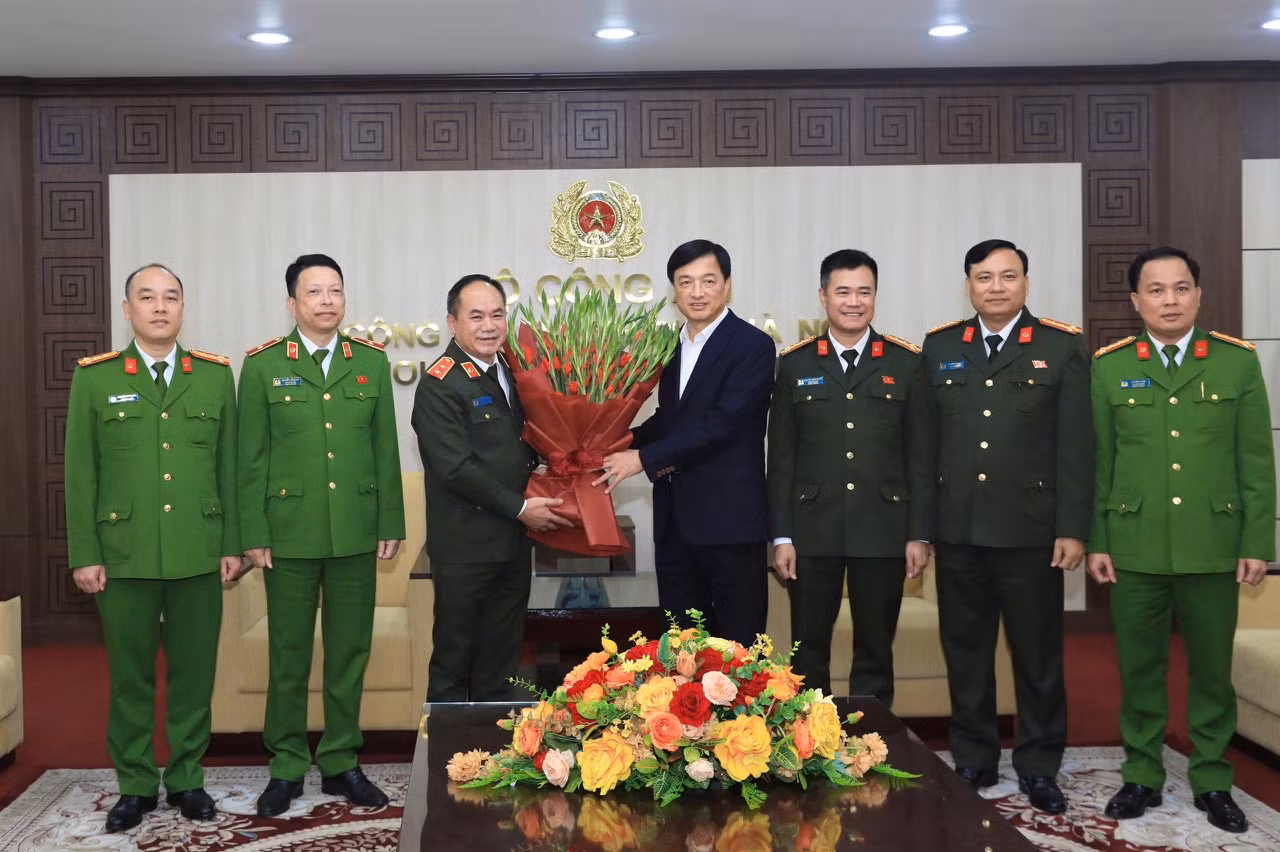 Bí thư Thành ủy Hà Nội làm việc với Đảng ủy Công an thành phố Hà Nội -0