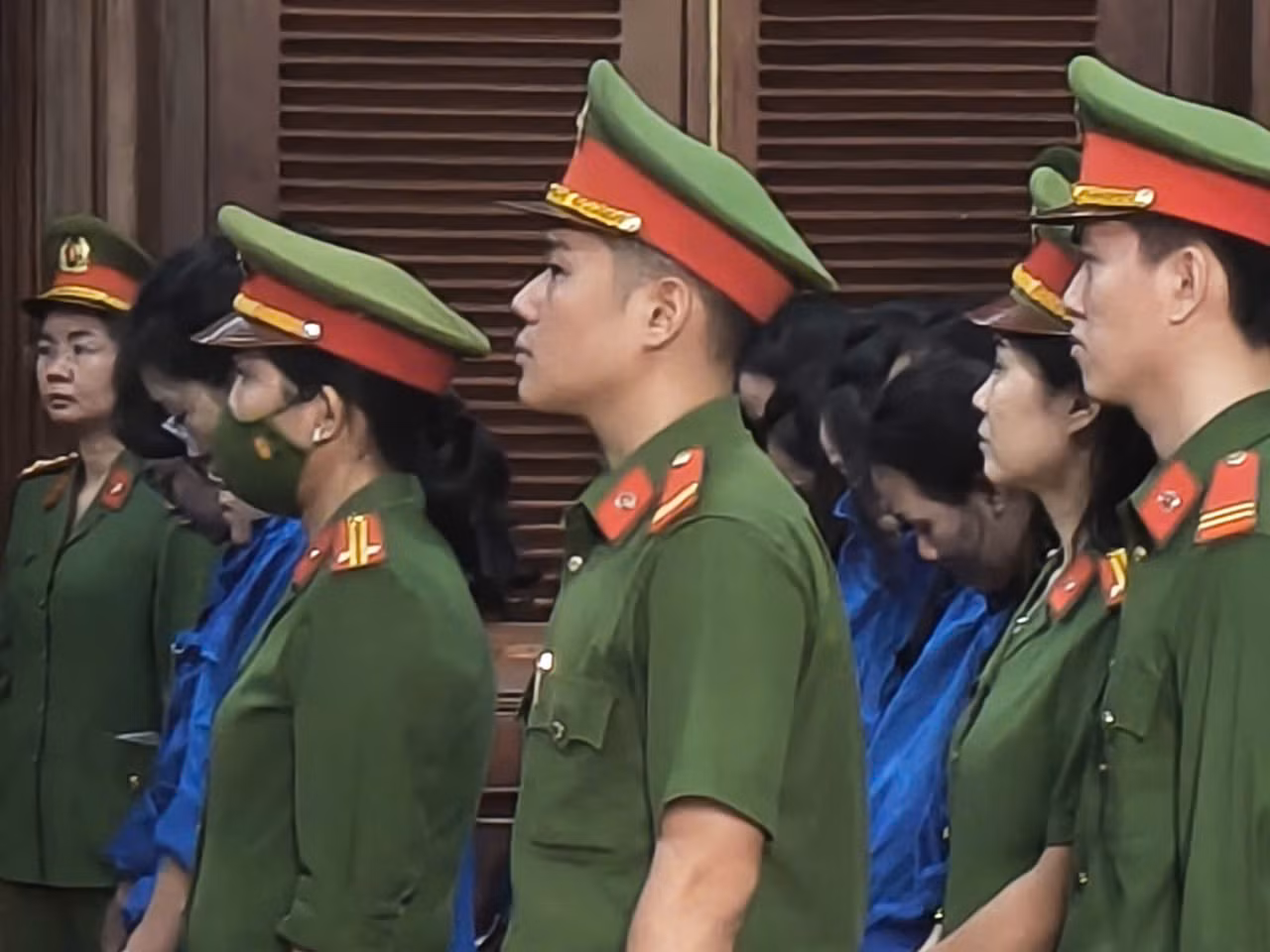 Xét xử vụ án liên quan đến cựu cán bộ Văn phòng Chính phủ -0
