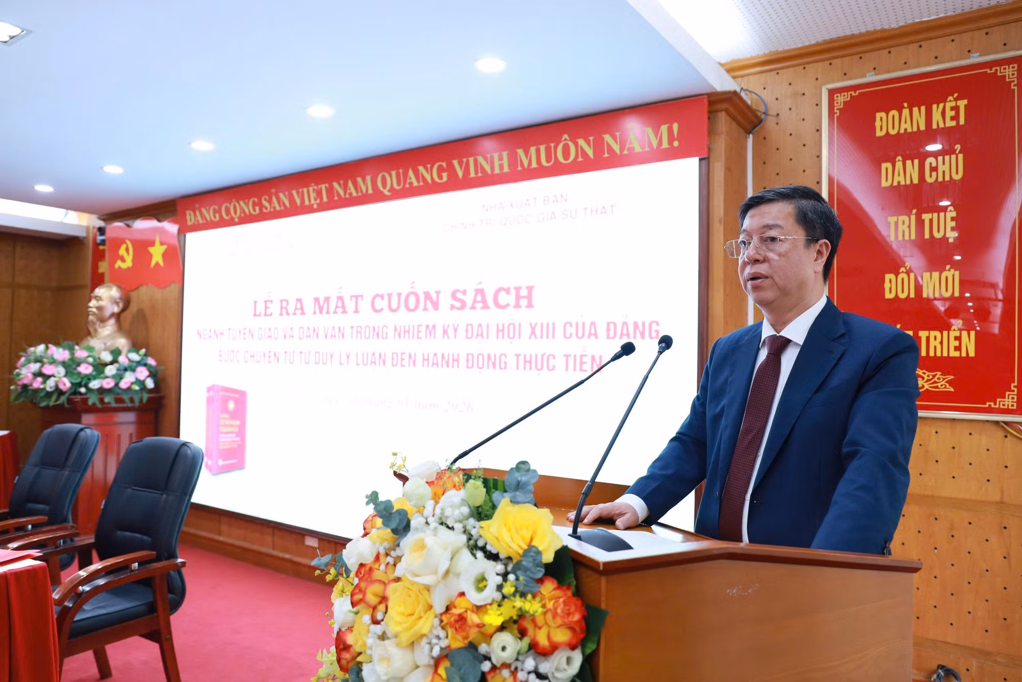 Ra mắt sách về ngành Tuyên giáo và Dân vận trong nhiệm kỳ XIII của Đảng -0