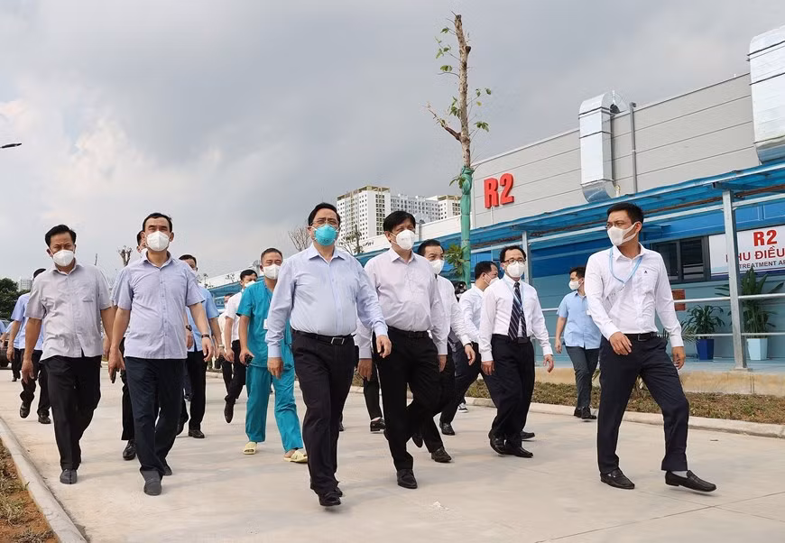 Thủ tướng Phạm Minh Chính kiểm tra đột xuất công tác phòng, chống dịch tại Hà Nội -0