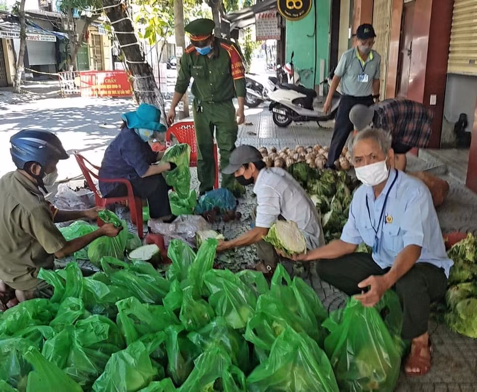Chỗ dựa vững vàng cho người dân trong đại dịch -0