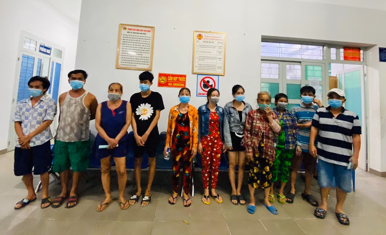 12&nbsp;người tụ tập đánh bạc bị phạt 180 triệu đồng -0