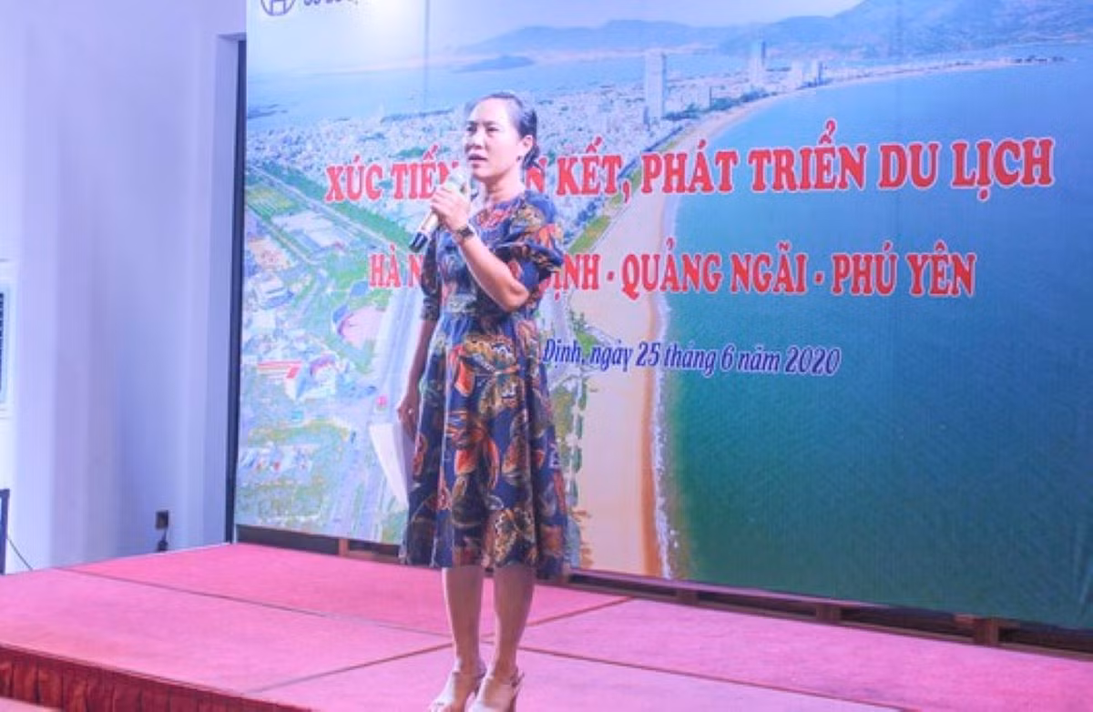 Hợp thức hóa giấy mời cứu lãnh đạo chơi golf bị điều chuyển công tác, một giám đốc bị miễn nhiệm trở thành nhân viên -0