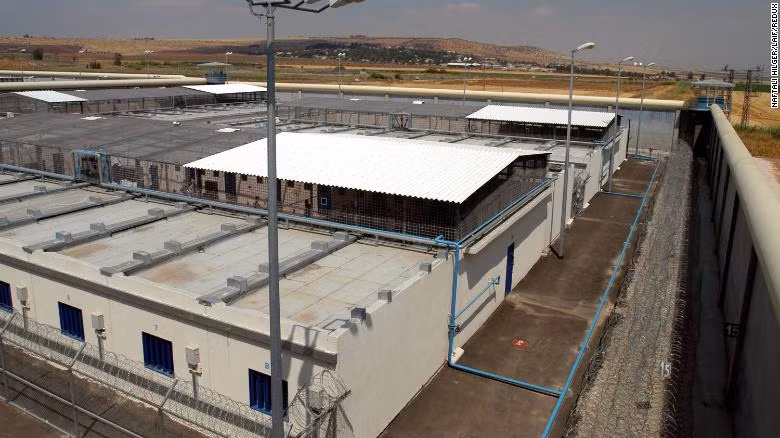 Thủ lĩnh nhóm vũ trang Palestine đào hầm trốn thoát khỏi nhà tù 