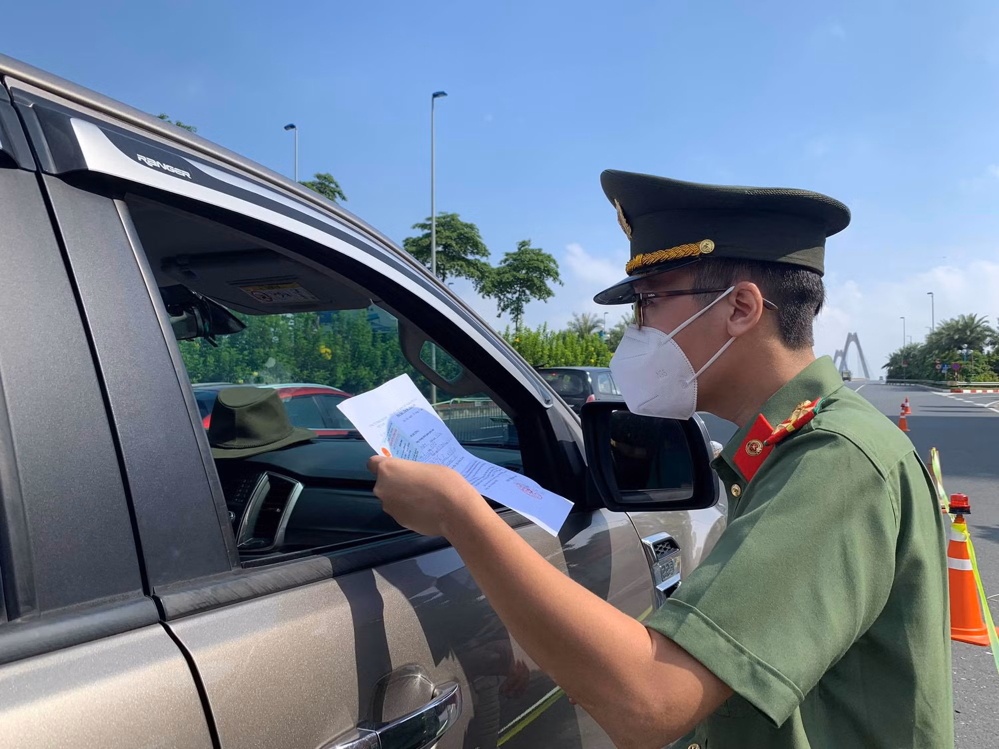 Những doanh nghiệp dịch vụ, thương mại nào được cấp giấy đi đường sau 6/9? -0