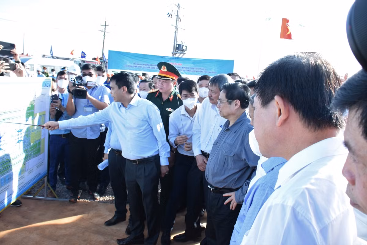 Kiểm tra dự án Long Thành, Thủ tướng yêu cầu đẩy nhanh tiến độ, ai không làm đứng sang bên -0