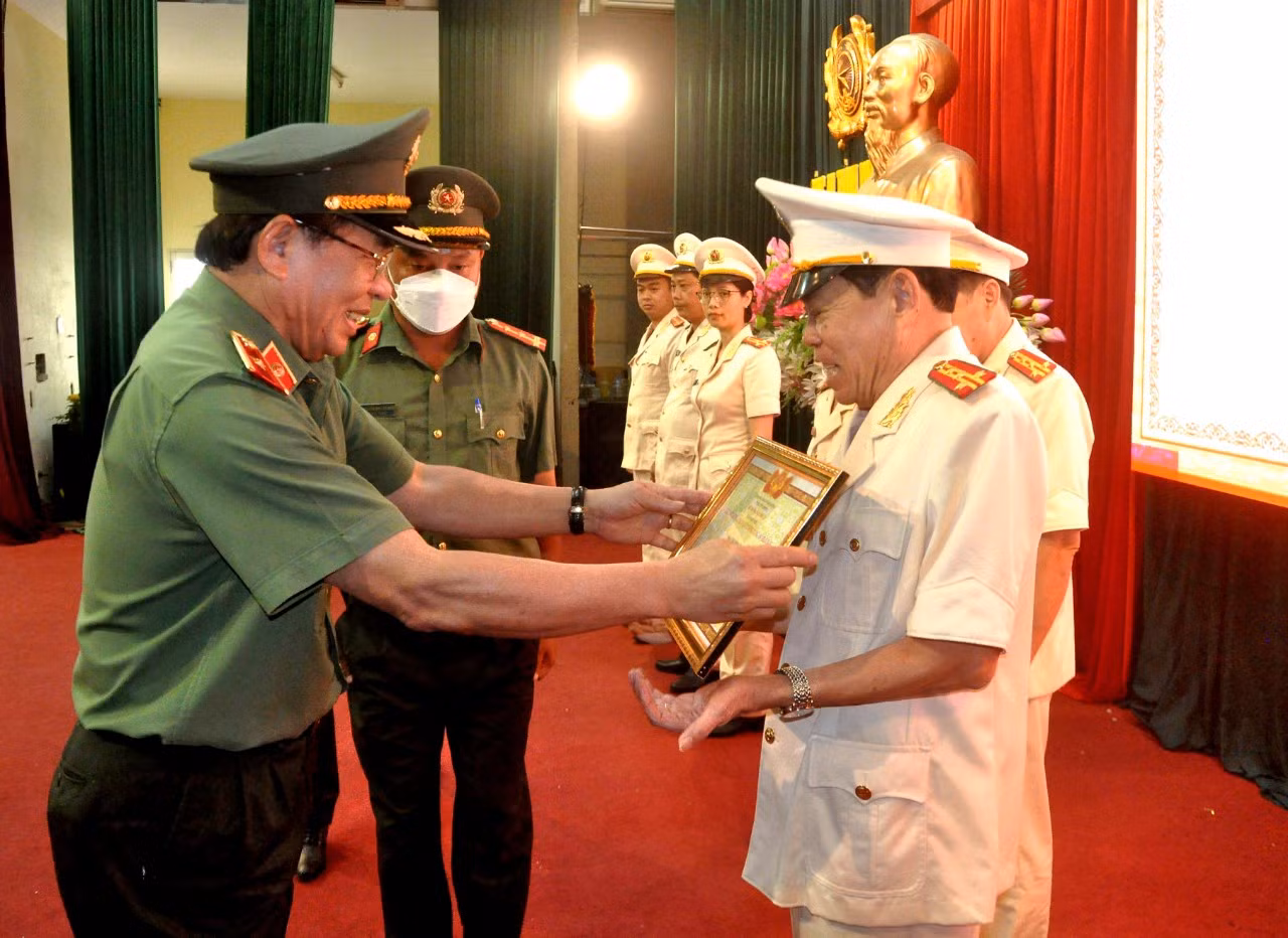 Lan tỏa hình ảnh đẹp của cán bộ, chiến sĩ Công an -0