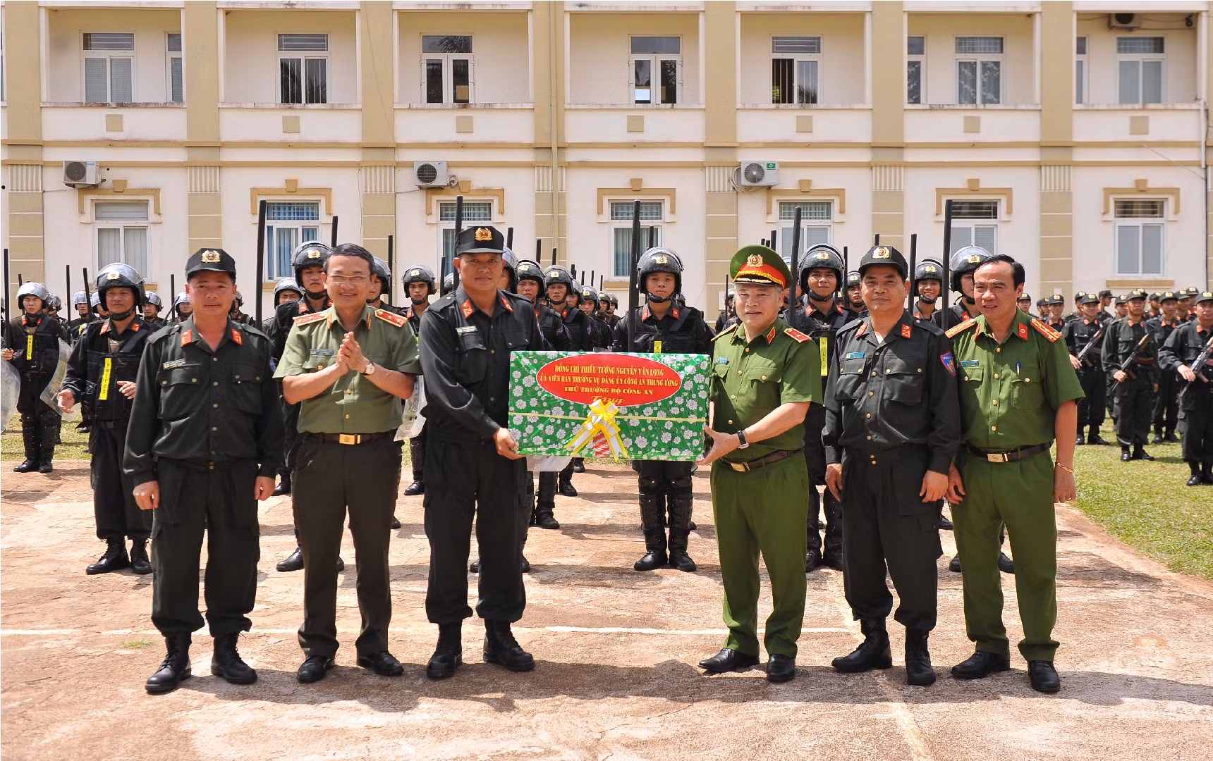 Khai mạc Hội thi điều lệnh, bắn súng, võ thuật CAND -0