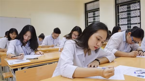 Lượng học sinh dự thi tốt nghiệp THPT ở Hà Nội đông nhất cả nước ảnh 2
