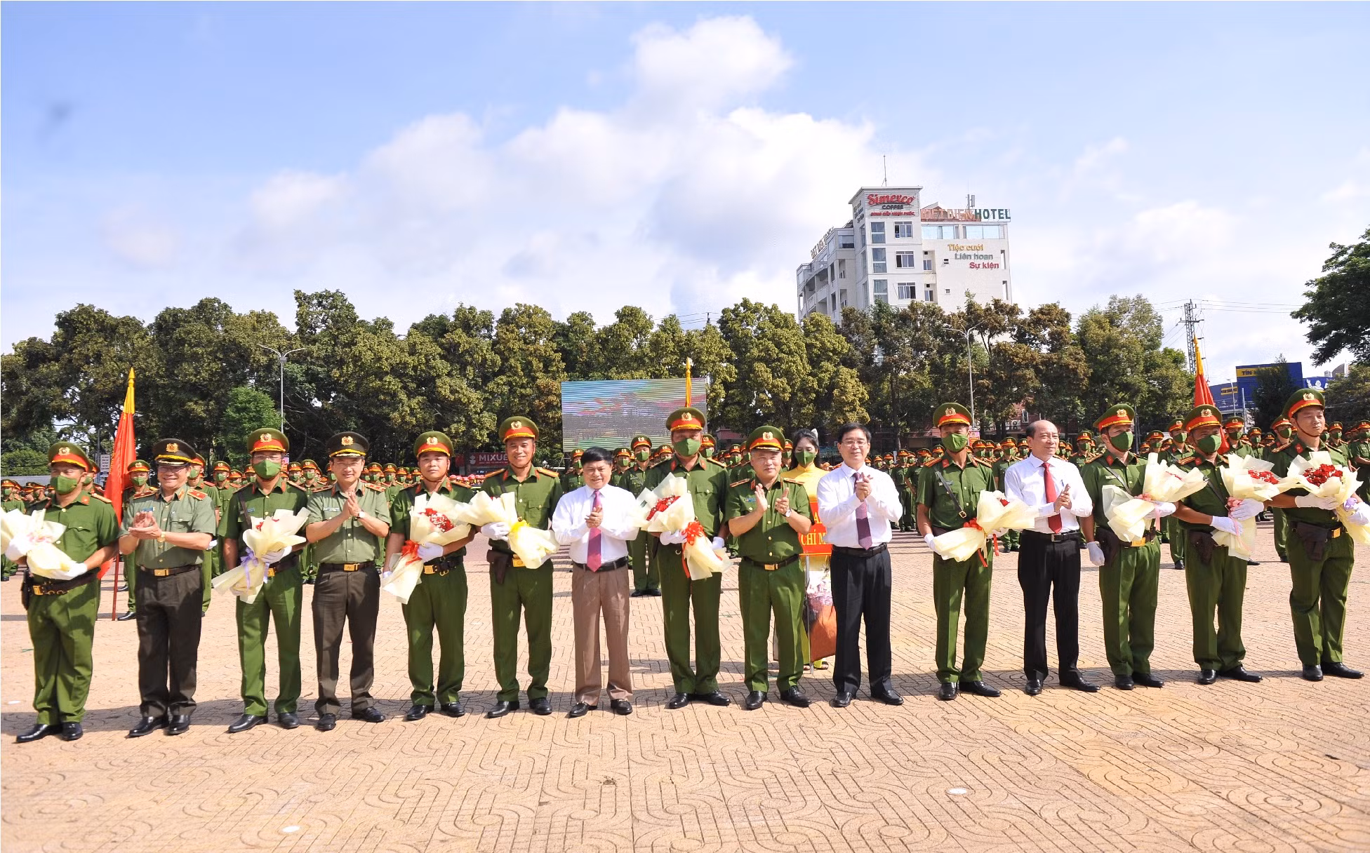Khai mạc Hội thi điều lệnh, bắn súng, võ thuật CAND -1